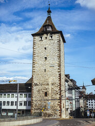 Schweiz, Schaffhausen, Blick auf den Obertorturm in der historischen Altstadt - KRPF001499