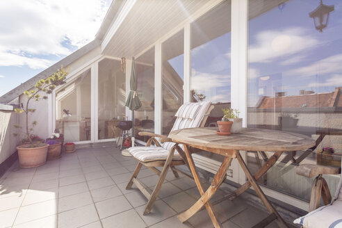 Deutschland, Berlin, Ferienhaus mit Dachterrasse - TAMF000248