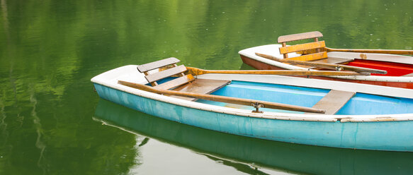 Germany, near Oberstdorf, Freibergsee, rowing boats - WGF000672