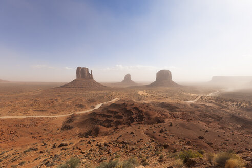 USA, Utah, View of Monument Valley, Navajo Nation Reservation - GIOF000045