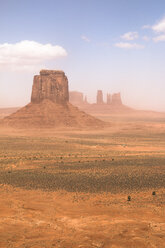 USA, Utah, Blick auf das Monument Valley, Navajo Nation Reservat - GIOF000048