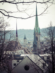 Schweiz, Zürich, Blick auf Dominikanerkirche und St. Peter - KRPF001513