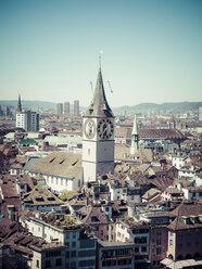 Schweiz, Zürich, Altstadt, Blick auf St. Peter - KRPF001519