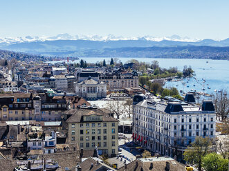 Schweiz, Zürich, Stadtbild mit Opernhaus, Zürichsee, Alpen im Hintergrund - KRPF001484