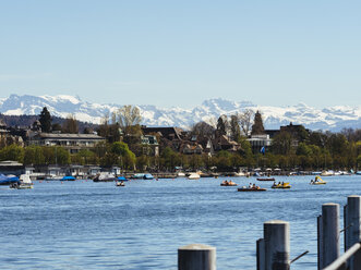 Switzerland, Zurich, Lake Zurich, Alps in the background - KRPF001487