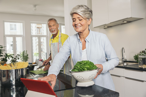 Ehepaar kocht gemeinsam, lizenzfreies Stockfoto