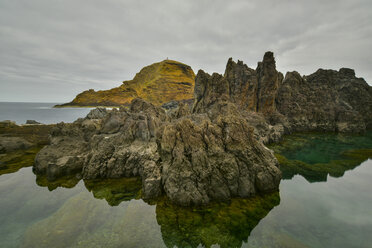 Portugal, Madeira, Rocky atlantic coast - FDF000096