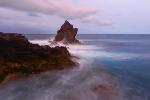 Portugal, Madeira, Atlantikküste, Felsformation, lizenzfreies Stockfoto