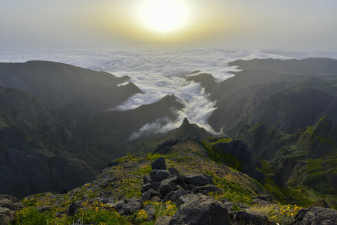 Portugal, Madeira, Sonnenaufgang - FDF000117