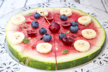 Wassermelonenpizza, Banane, Heidelbeeren, Kirschen, Minze - SARF002012