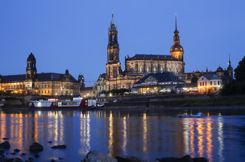 Deutschland, Sachsen, Dresden, Dresdner Kathedrale am Abend - JTF000682