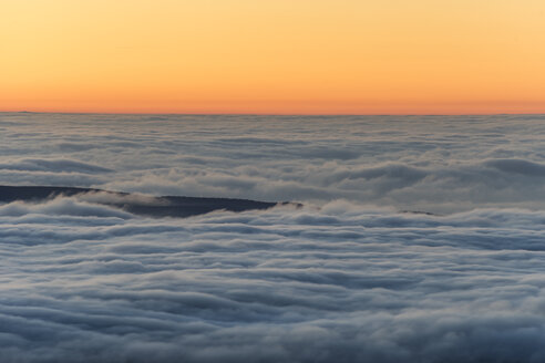 Deutschland, Sachsen-Anhalt, Wolkendecke über dem Nationalpark Harz bei Sonnenuntergang - PVCF000450