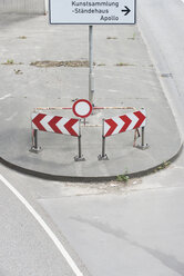 Germany, Duesseldorf, traffic signs on - VIF000336