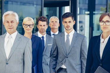 Portrait of team of corporate professionals - CHAF000382