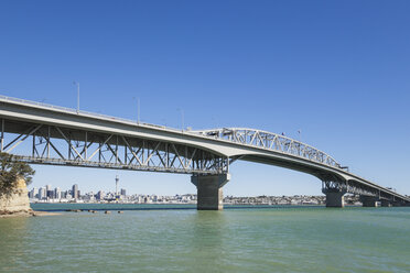 New Zealand, Auckland, Harbour Bridge with Skyline - GWF004251