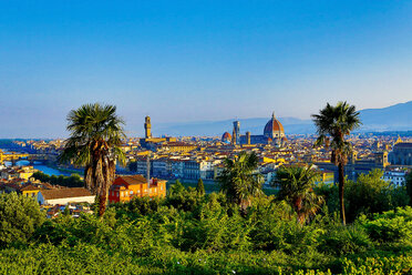 Italien, Florenz, Stadtbild von der Piazzale Michelangelo aus gesehen - MAEF010804