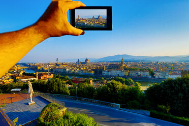 Italy, Florence, cell phone shot of the city - MAEF010806
