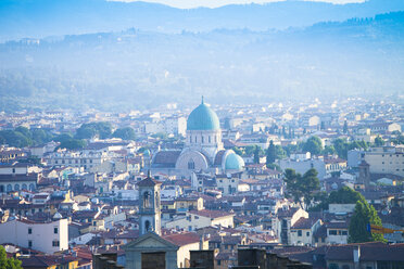Italy, Florence, cityscape as seen from Piazzale Michelangelo - MAEF010807