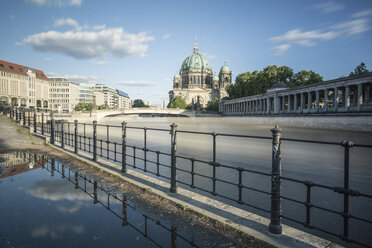 Deutschland, Berlin, Blick auf den Berliner Dom - ASCF000225