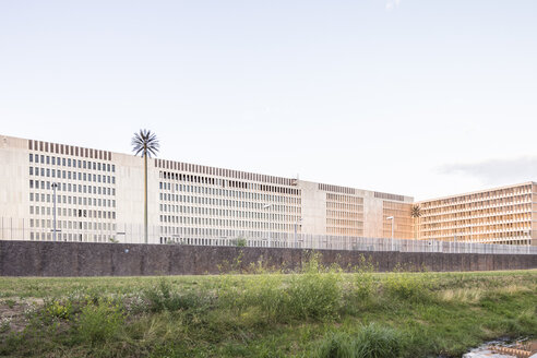 Deutschland, Berlin, Blick auf den BND-Neubau des Bundesnachrichtendienstes - CM000298