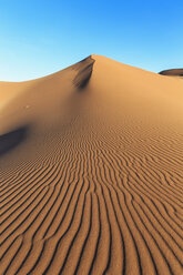 Afrika, Namibia, Namib-Wüste, Blick auf Wüstendünen im Namib-Naukluft-Nationalpark - FOF008152