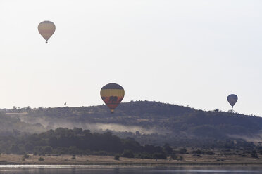 South Africa, North West, Bojanala Platinum, three hot-air balloons at Pilanesberg Game Reserve - FO008196