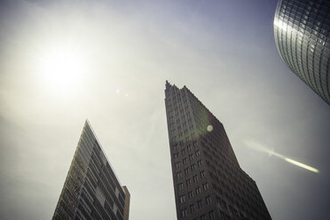 Deutschland, Berlin, AtriumTower, Kollhoff-Tower und Bahntower am Potsdamer Platz - CMF000312