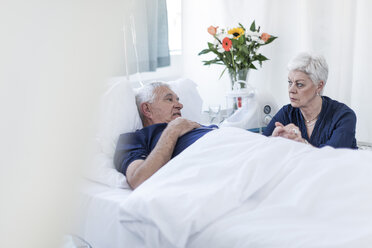 Senior woman visiting husband in hospital - ZEF007003