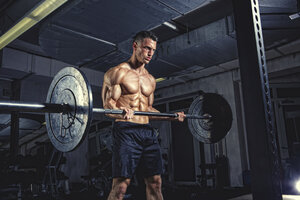 Physical athlete weightlifting - MADF000425