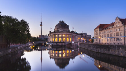 Germany, Berlin, Berlin-Mitte, Museumsinsel, Bodemuseum and Berlin TV Tower at dawn - HSIF000376