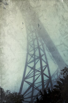 Silhouette der Müngstener Brücke im Nebel, Struktureffekt - DWIF000545