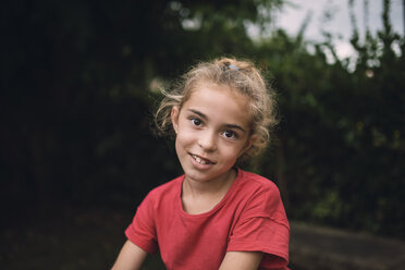 Portrait of smiling little girl - RAEF000233