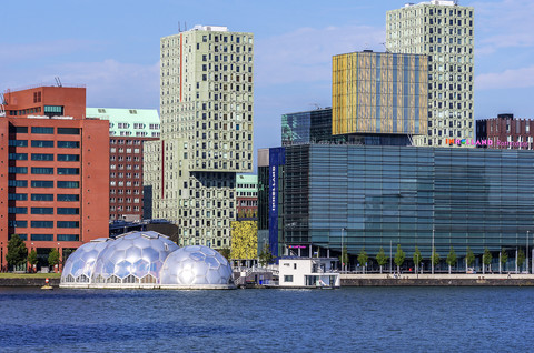 Niederlande, Rotterdam, Feijenoord, Blick auf den schwimmenden Pavillon, lizenzfreies Stockfoto