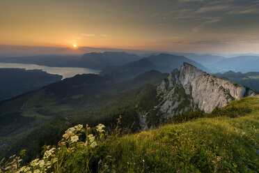 Austria, Salzkammergut, Lake Attersee at sunrise - MKFF000254