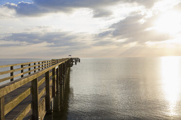 Germany, Boltenhagen, view to sea bridge - MSF004700