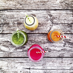 Verschiedene Smoothies - LVF003758