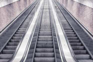 Three escalators - ZMF000420
