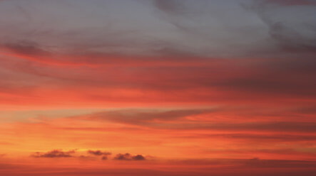 Peru, Lima, Sunset over Pacific Ocean - KRPF001580