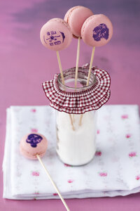 Lollipop-Macarons mit gestempelten Motiven - MYF001099