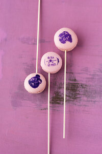 Lollipop-Macarons mit gestempelten Motiven - MYF001100