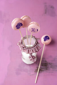 Lollipop-Macarons mit gestempelten Motiven - MYF001101