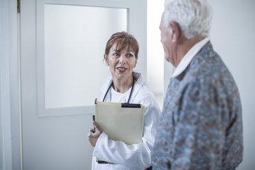 Doctor with elderly patient in hospital - ZEF007258