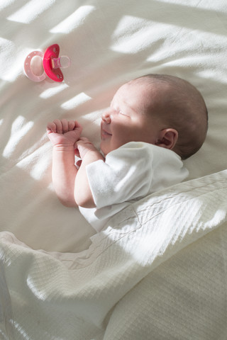 Schlafendes kleines Mädchen, lizenzfreies Stockfoto