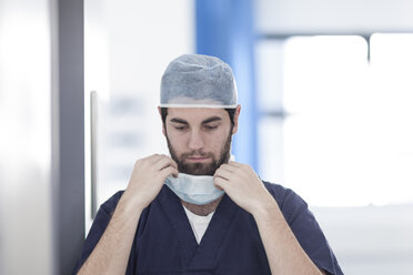 Portrait of doctor in hospital - ZEF007301