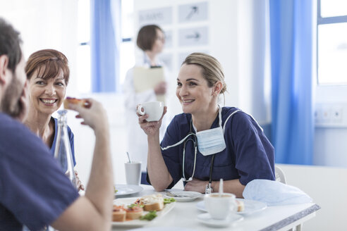 Ärzte im Krankenhaus, Morgenpause - ZEF007316