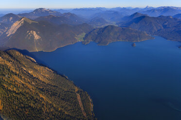 Deutschland, Bayern, Walchensee und Alpen - PEDF000017