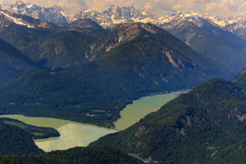 Germany, Bavaria, Aerial view of Sylvenstein storage lake and Alps - PEDF000008