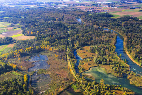 Germany, Bavaria, Deggendorf, Danube river, Isar river mouth, alluvial forest, aerial view - PEDF000010