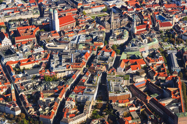 Deutschland, Bayern, München, Luftaufnahme der Altstadt - PEDF000089