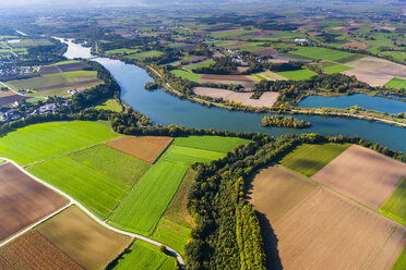 Deutschland, Niederbayern, Polding, Fluss Isar, Luftaufnahme - PEDF000030